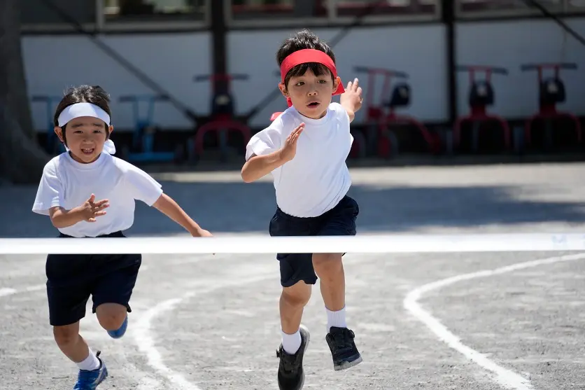TAMRON 50-300mm A069 sports day sample