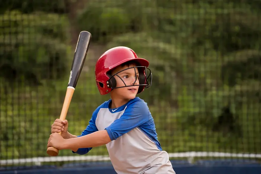 TAMRON 70-300mm A047 baseball sample