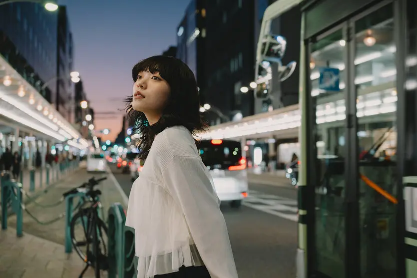TAMRON 35-100mm A078 urban portrait sample