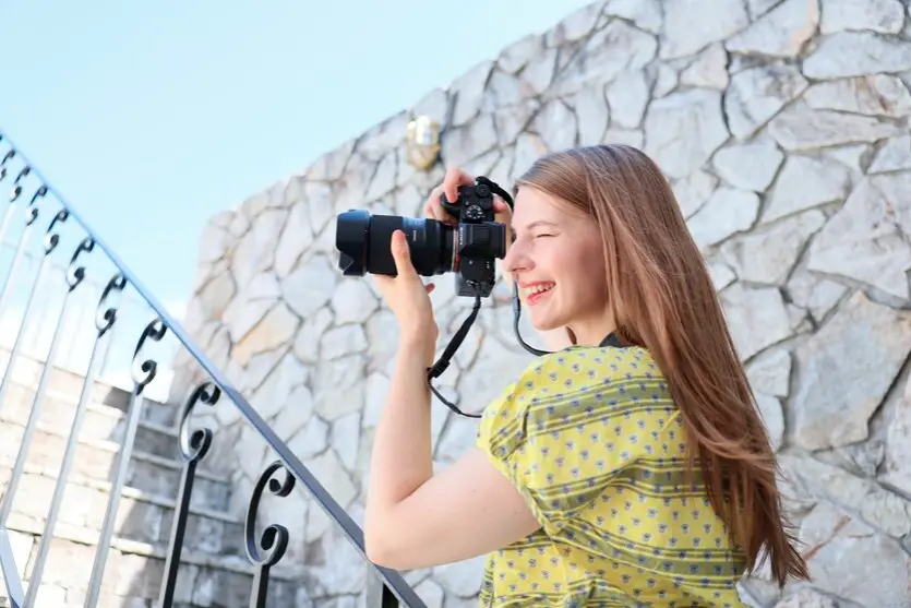 Lightweight and compact lens for carrying